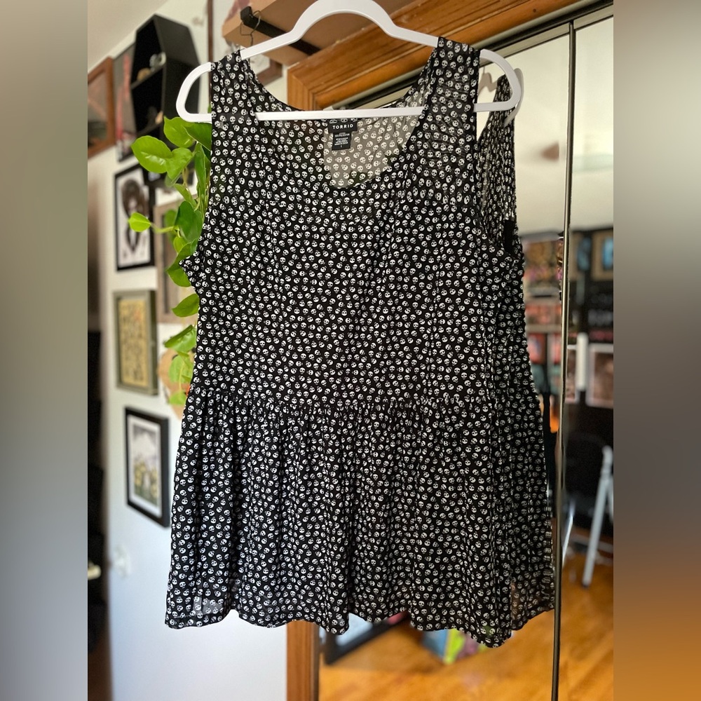 Mesh peplum SKULL PRINT top torrid size 1